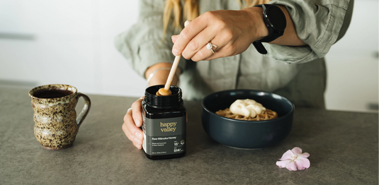 Manuka Honey vs Regular Honey: What’s Actually Different?