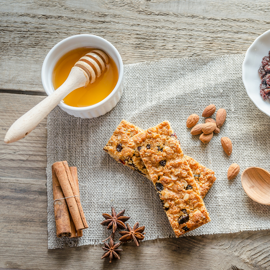 Mānuka Honey and Oat Granola Bars