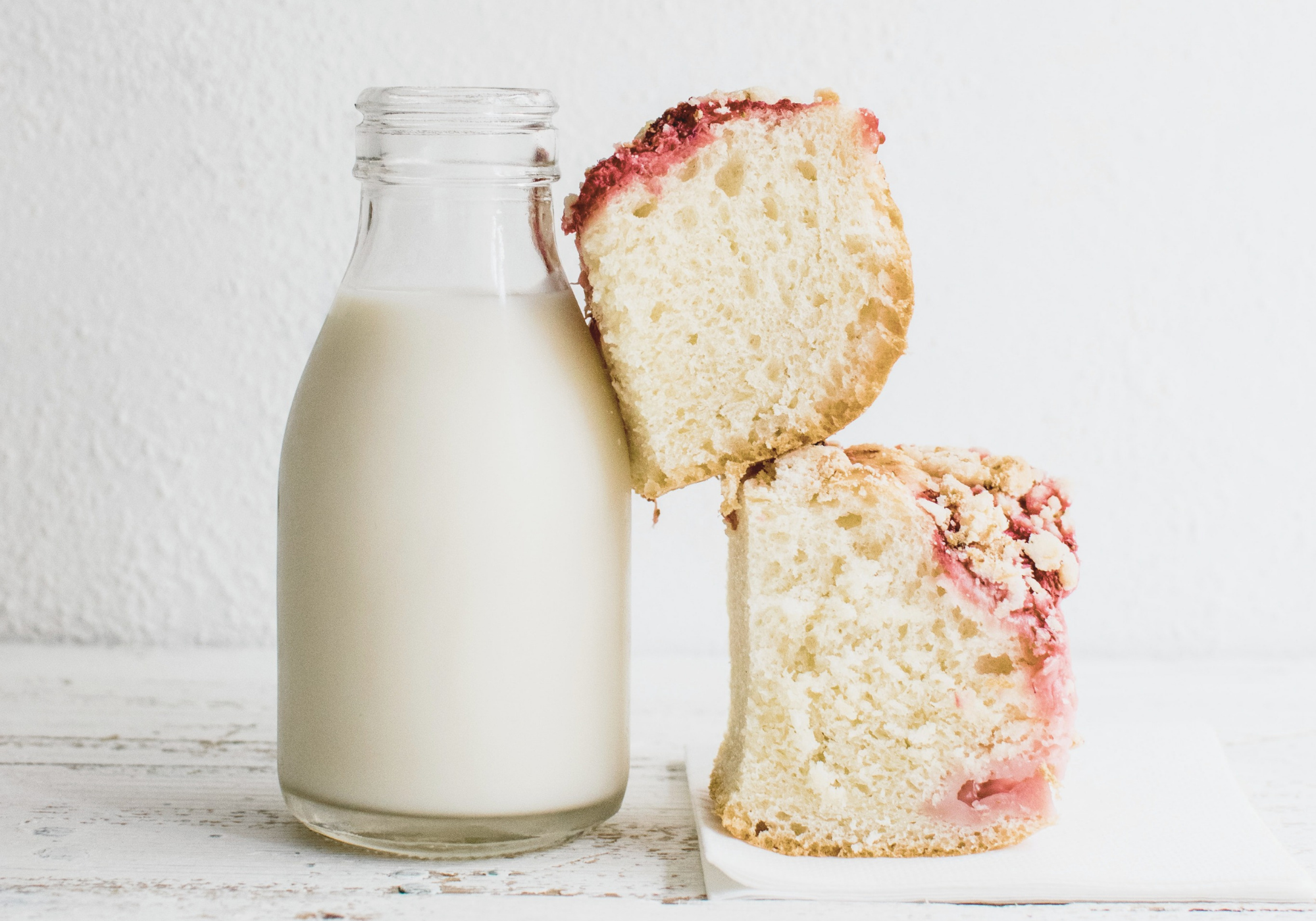 Honey Milk Hot Tea with cake