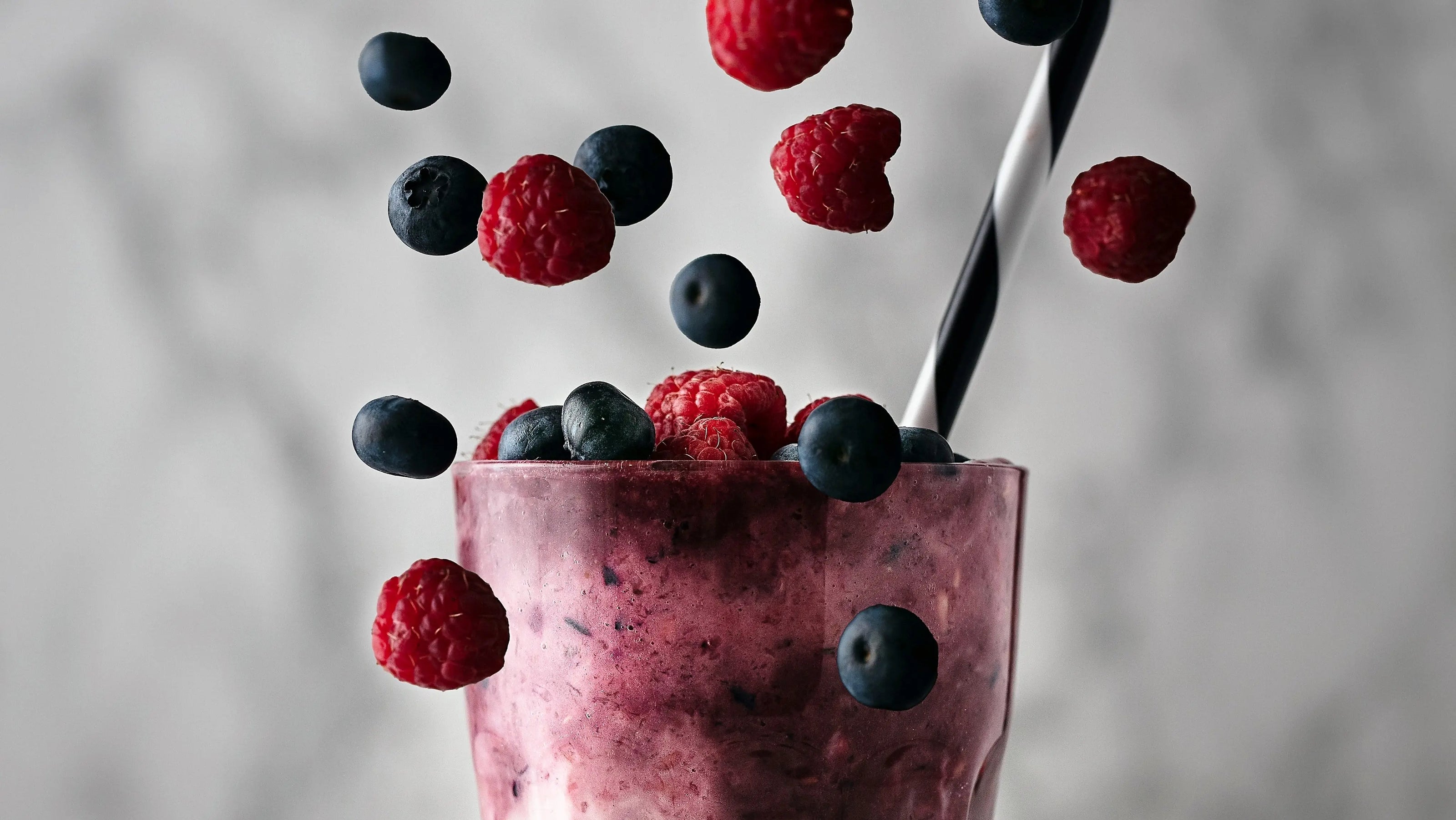 Manuka Honey, Blueberry & Raspberry Smoothie